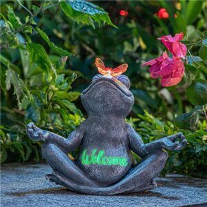 Solar Frog Garden Statues for Porch Patio Yard Decorations Ideal Frog Gifts